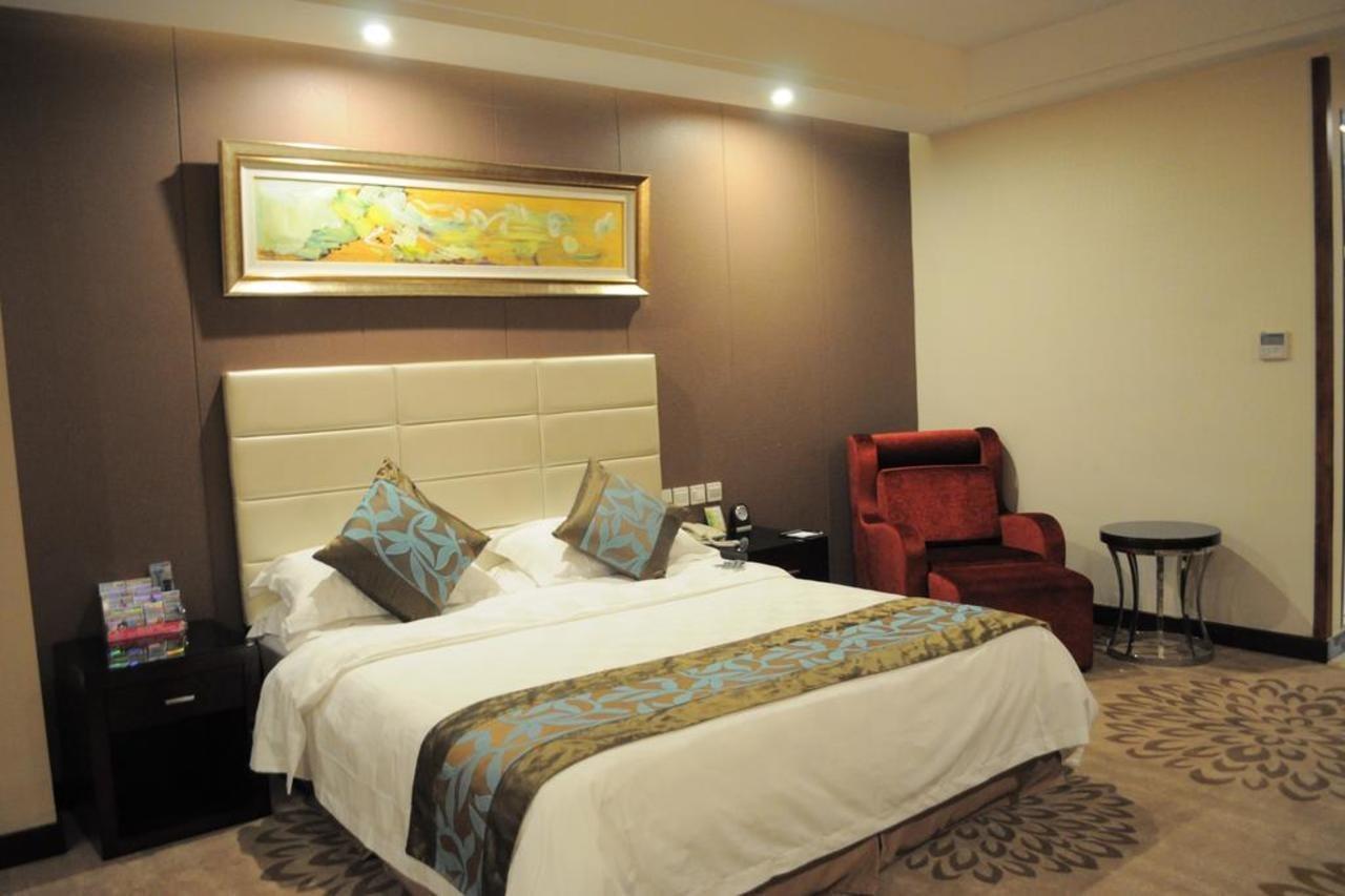 Ramada Linyi North Hotell Eksteriør bilde