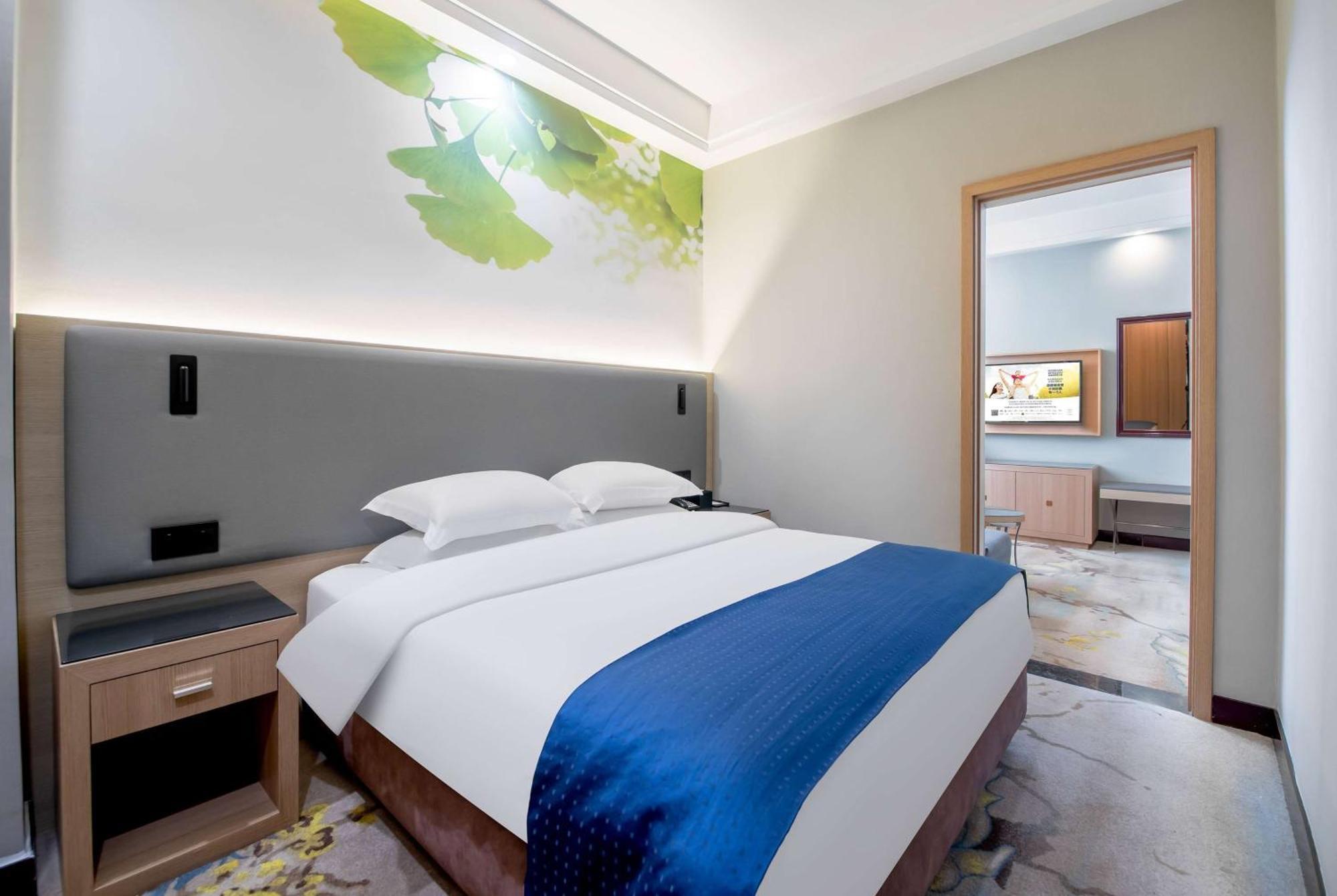 Ramada Linyi North Hotell Eksteriør bilde