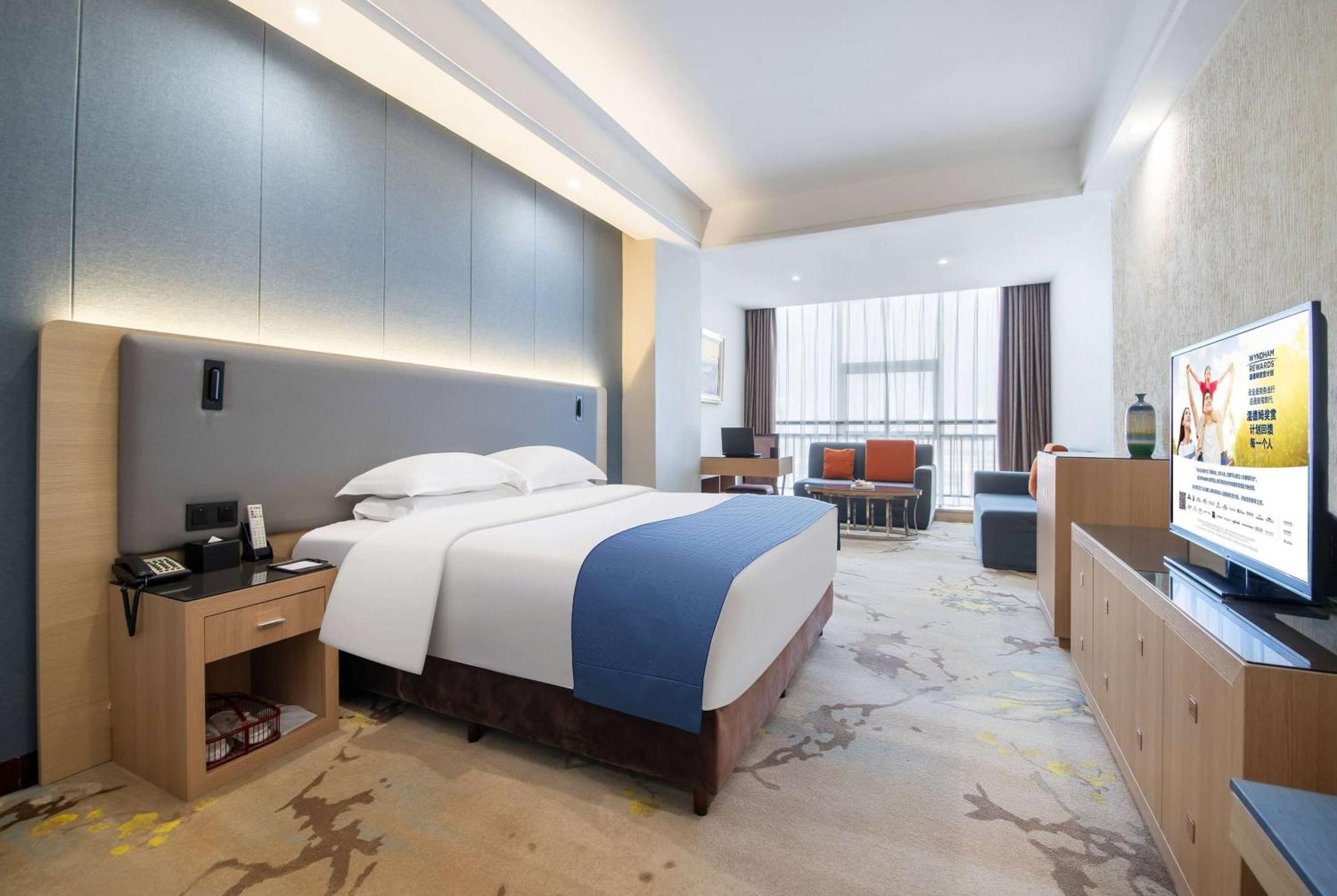 Ramada Linyi North Hotell Eksteriør bilde