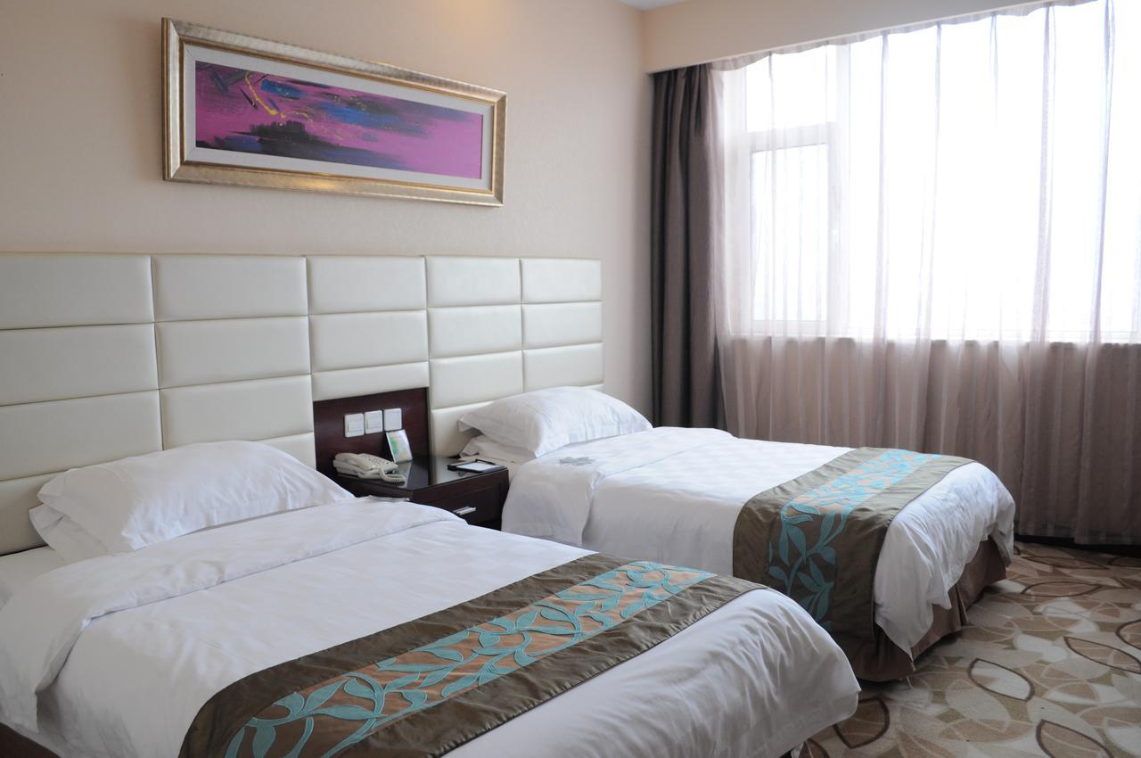 Ramada Linyi North Hotell Eksteriør bilde