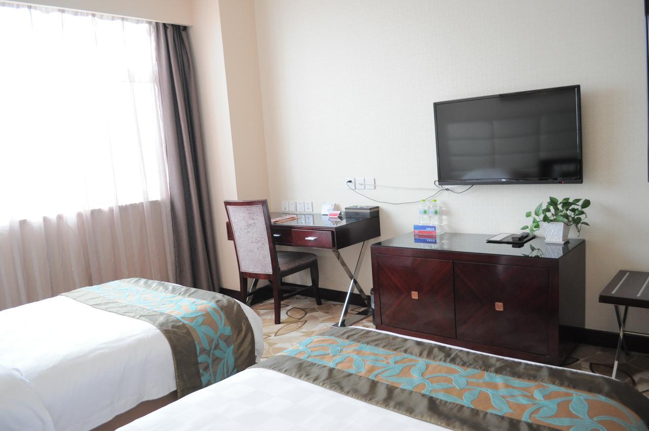 Ramada Linyi North Hotell Eksteriør bilde
